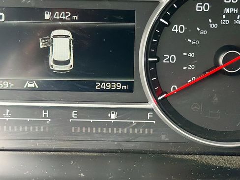 Used 2023 Kia Sorento LX FWD image 39