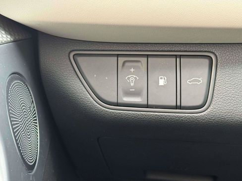 Used 2023 Genesis G70 2.0T w/ Sport Prestige Package image 19