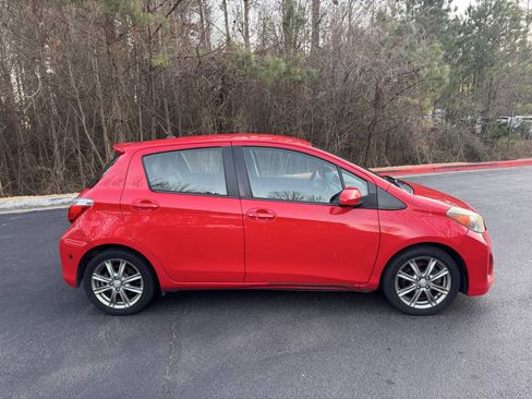 Used 2012 Toyota Yaris SE image 6