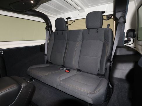 Used 2025 Jeep Wrangler Sport AWD/4WD image 21