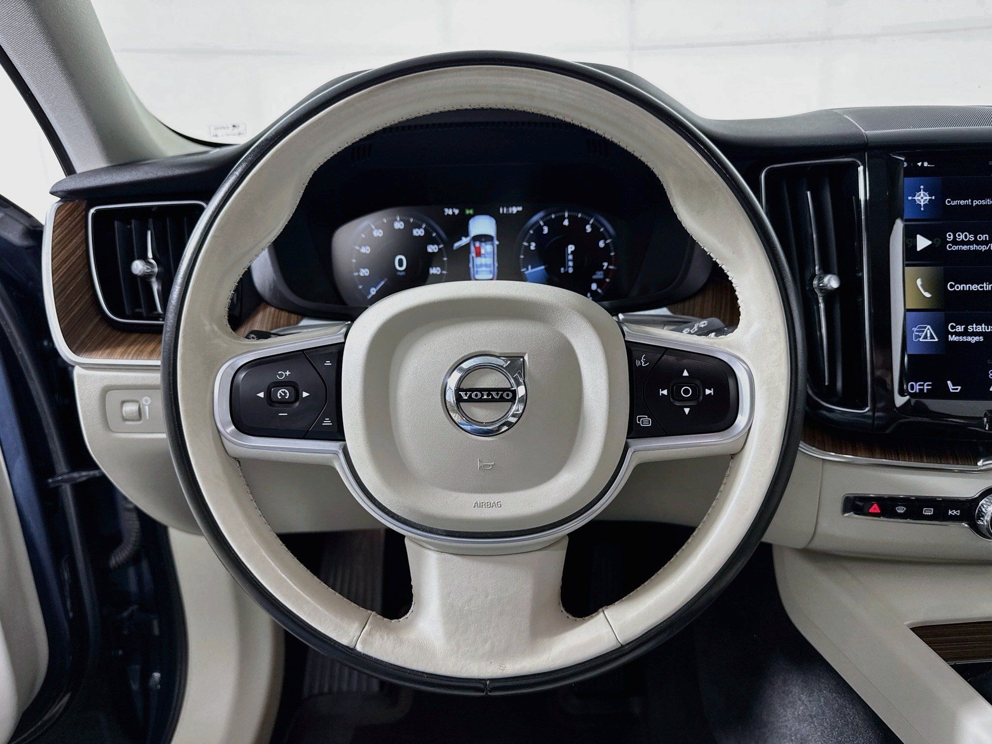 Used 2021 Volvo XC60 T5 Momentum AWD/4WD image 16