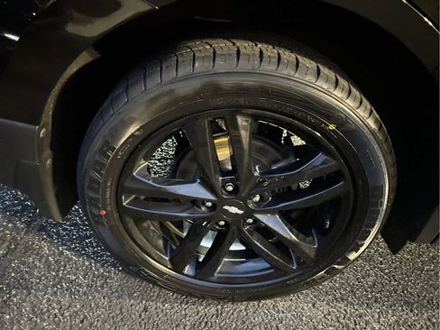 Used 2020 Chevrolet Equinox LT w/ Midnight Edition image 31