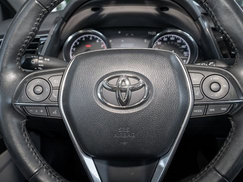 Used 2019 Toyota Camry XLE image 17