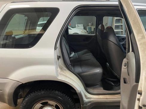 Used 2001 Ford Escape XLS image 27
