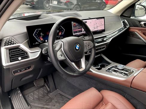 Used 2025 BMW X7 xDrive40i w/ Premium Package image 15