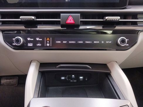 Used 2026 Kia Sportage EX w/ EX Panoramic Sunroof Package image 23