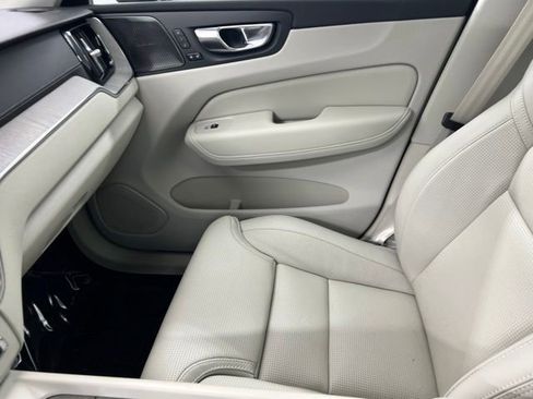 Used 2023 Volvo XC60 B5 Ultimate w/ Climate Package AWD/4WD image 21
