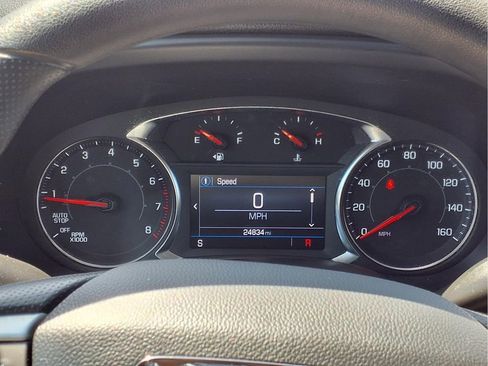 Used 2023 GMC Acadia SLE w/ Driver Convenience Package FWD image 17