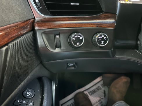 Used 2015 Cadillac Escalade ESV Premium AWD/4WD image 11
