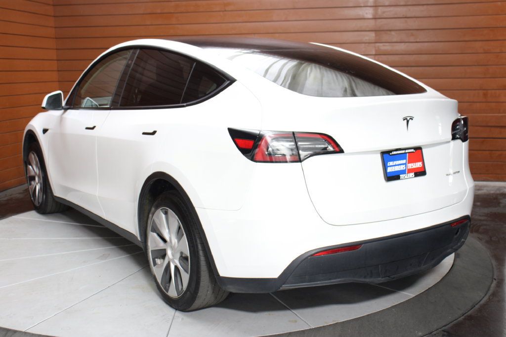 Used 2023 Tesla Model Y Long Range AWD/4WD image 33