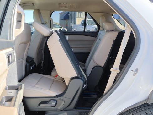 Certified 2022 Ford Explorer XLT w/ Equipment Group 202A image 32