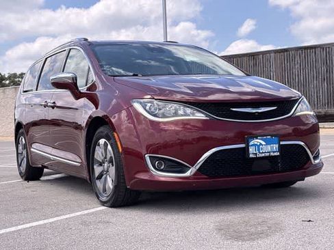 Used 2020 Chrysler Pacifica Limited w/ Advanced Safetytec Group FWD image 10