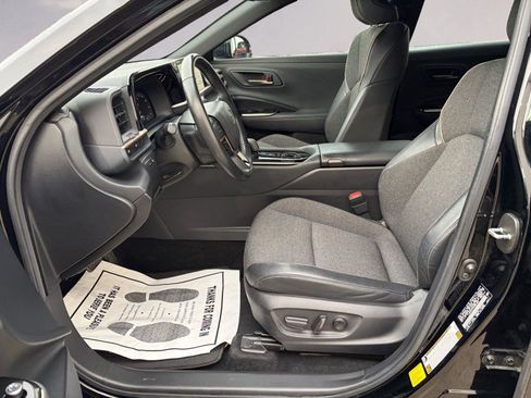 Used 2024 Toyota Crown XLE image 9