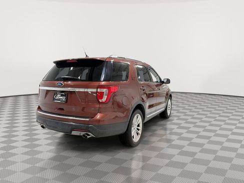 Used 2018 Ford Explorer XLT w/ Equipment Group 202A image 10