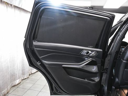 Used 2021 BMW X7 M50i w/ Dynamic Handling Package AWD/4WD image 13