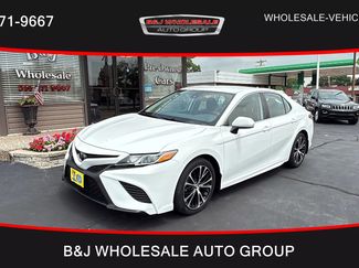 Used 2019 Toyota Camry SE image 1