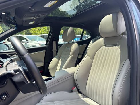 Used 2022 Genesis G70 2.0T w/ Prestige Package image 14