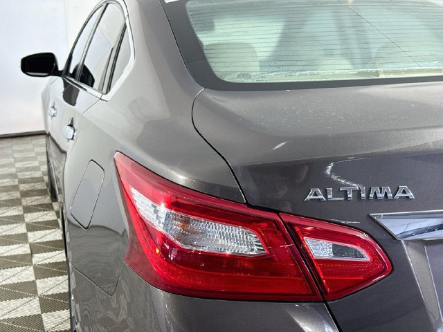 Used 2016 Nissan Altima 2.5 SL w/ Moonroof Package FWD image 35