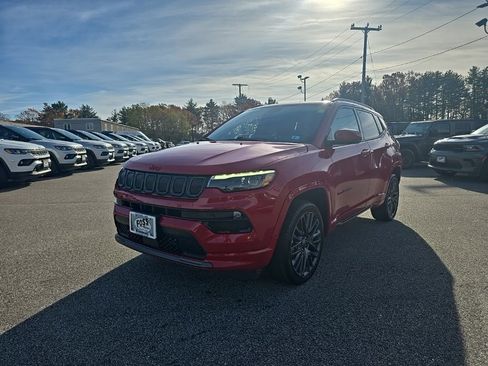 Certified 2022 Jeep Compass Limited w/ (RED) Package image 3