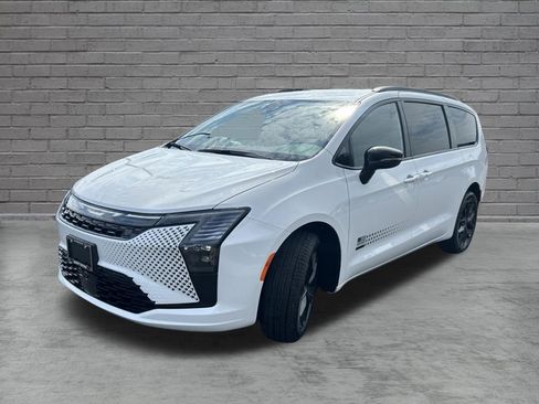 New 2027 Chrysler Pacifica Select AWD/4WD image 3