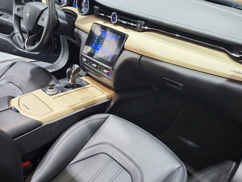 Used 2017 Maserati Quattroporte S GranLusso RWD image 40