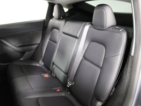 Used 2023 Tesla Model Y Long Range image 19