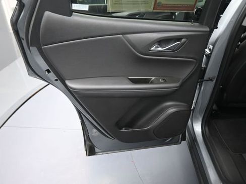 Used 2025 Chevrolet Blazer LT FWD image 13