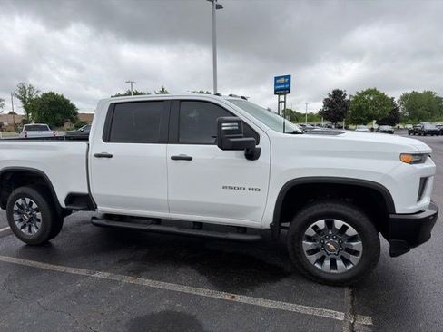 Used 2023 Chevrolet Silverado 2500 Custom w/ Custom Value Package AWD/4WD image 4