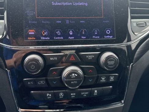 Used 2019 Jeep Grand Cherokee Altitude image 24