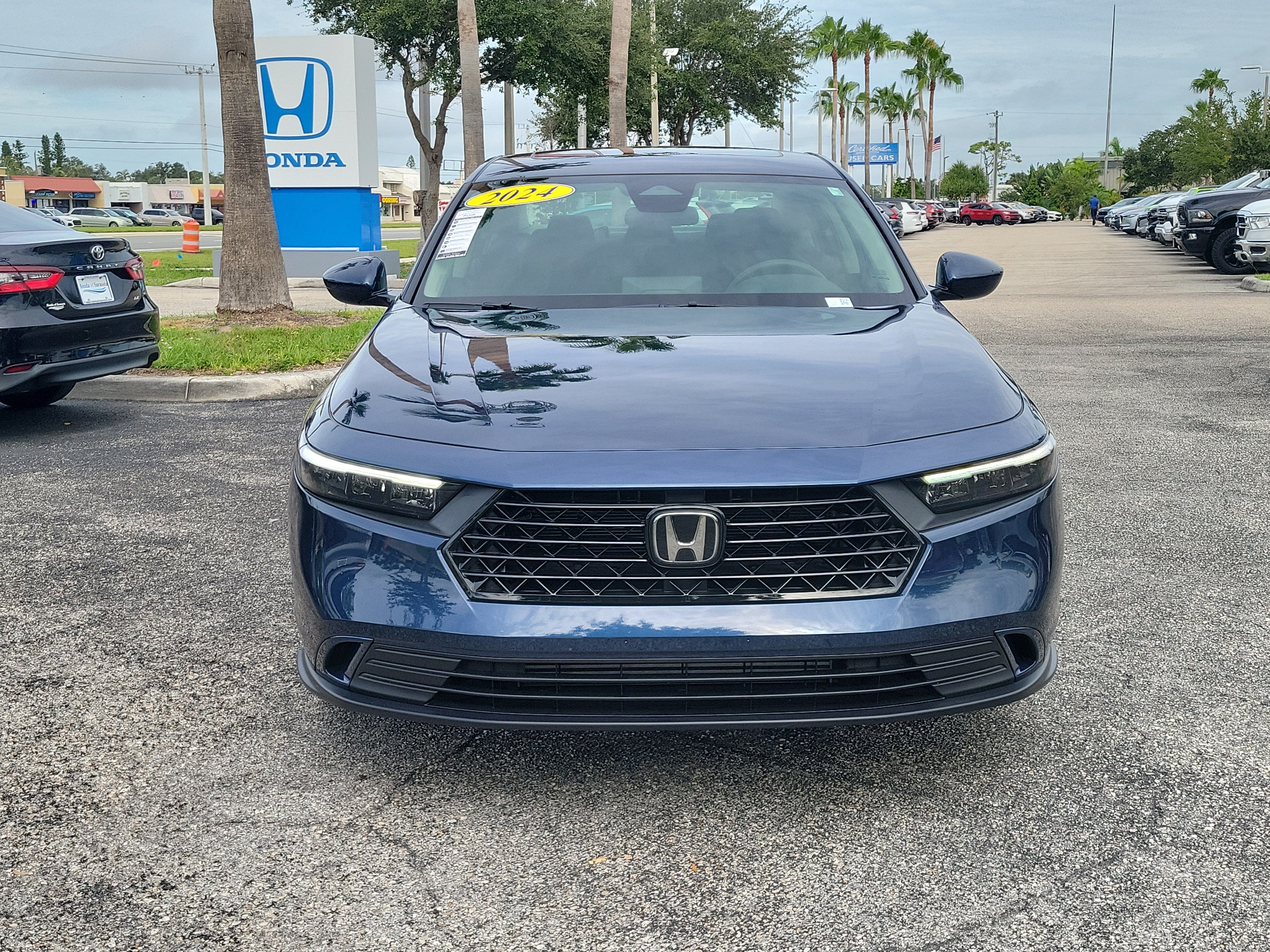 Used 2024 Honda Accord EX image 2