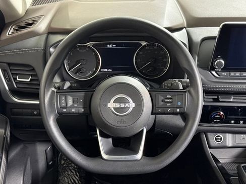 Used 2023 Nissan Rogue SV image 20