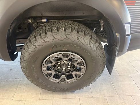 Used 2025 Ford F150 Raptor w/ Equipment Group 803A Raptor R AWD/4WD image 9