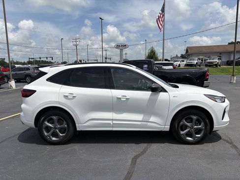 Used 2024 Ford Escape ST-Line w/ Tech Pack #1 AWD/4WD image 9