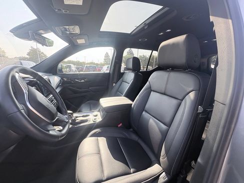 Used 2023 Chevrolet Traverse RS AWD/4WD image 6