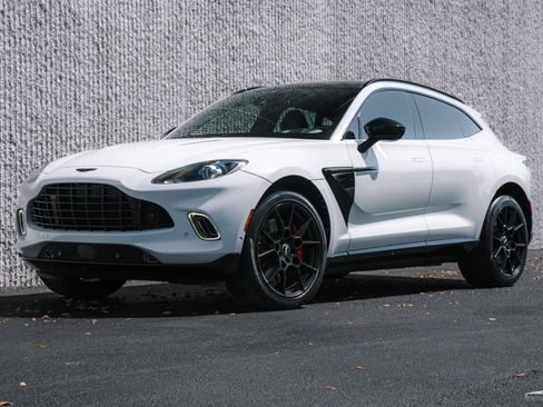 Used 2021 Aston Martin DBX image 15