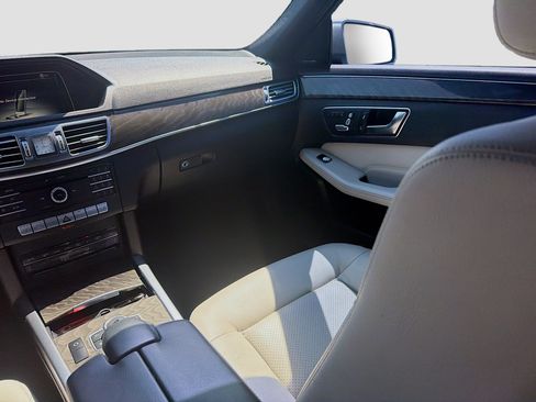 Used 2016 Mercedes-Benz E 350 Sedan w/ Premium Package image 17