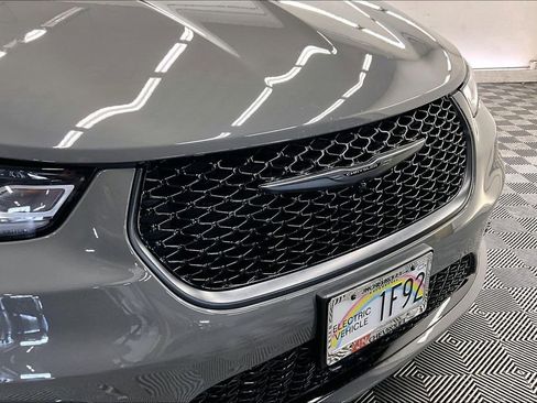 Used 2022 Chrysler Pacifica Touring-L w/ S Appearance Package FWD image 29