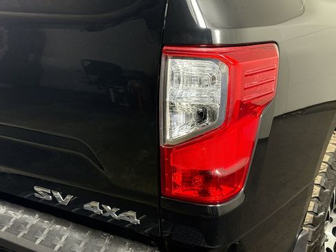 Used 2021 Nissan Titan SV w/ SV Convenience Package image 33