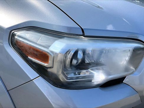 Used 2017 Toyota Tacoma TRD Sport w/ Premium & Technology Package AWD/4WD image 24