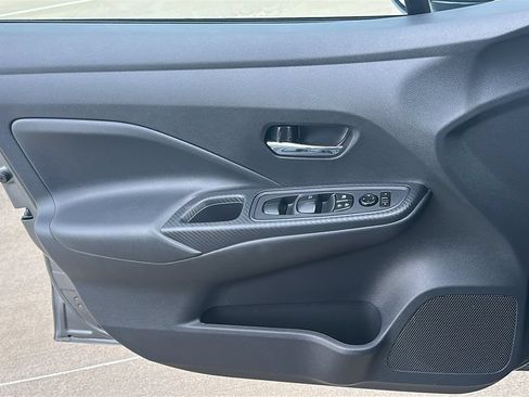 Used 2025 Nissan Versa SV FWD image 19