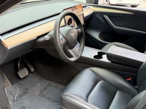 Used 2023 Tesla Model Y Long Range image 24