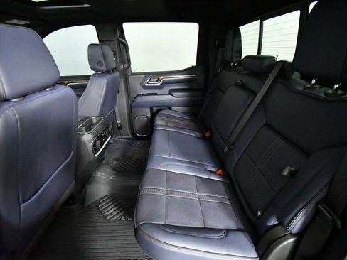 Used 2024 Chevrolet Silverado 1500 High Country w/ Technology Package image 25