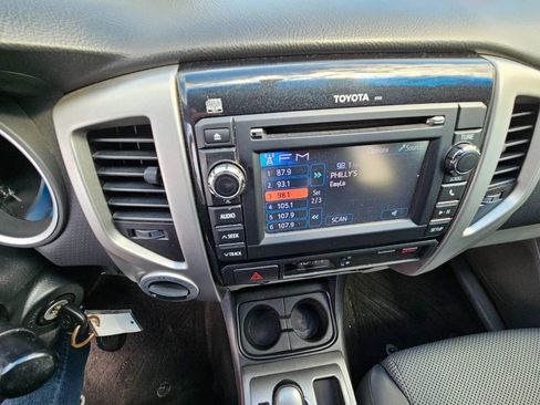 Used 2013 Toyota Tacoma 4x4 Double Cab w/ TRD Off-Road Pkg image 22