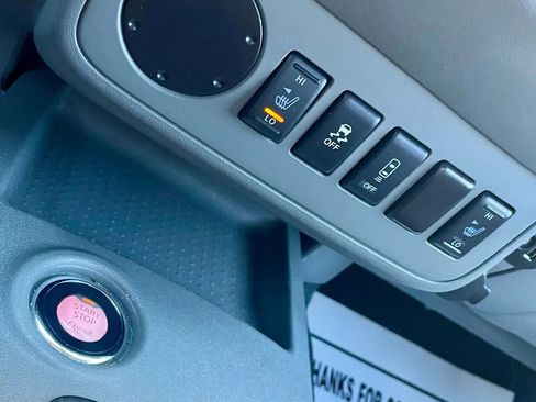 Used 2020 Nissan Frontier SV w/ Midnight Edition Floor Mats image 16