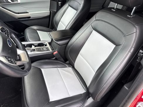 Used 2023 Ford Explorer XLT w/ Equipment Group 202A AWD/4WD image 16