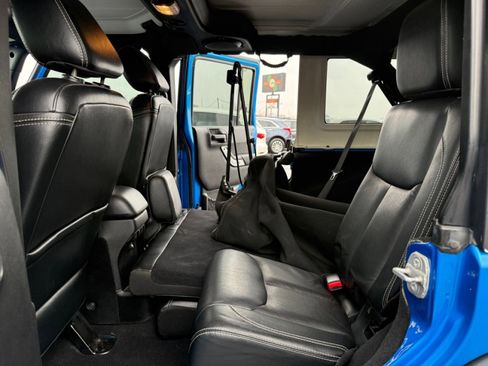 Used 2014 Jeep Wrangler Unlimited Rubicon w/ Dual Top Group image 14