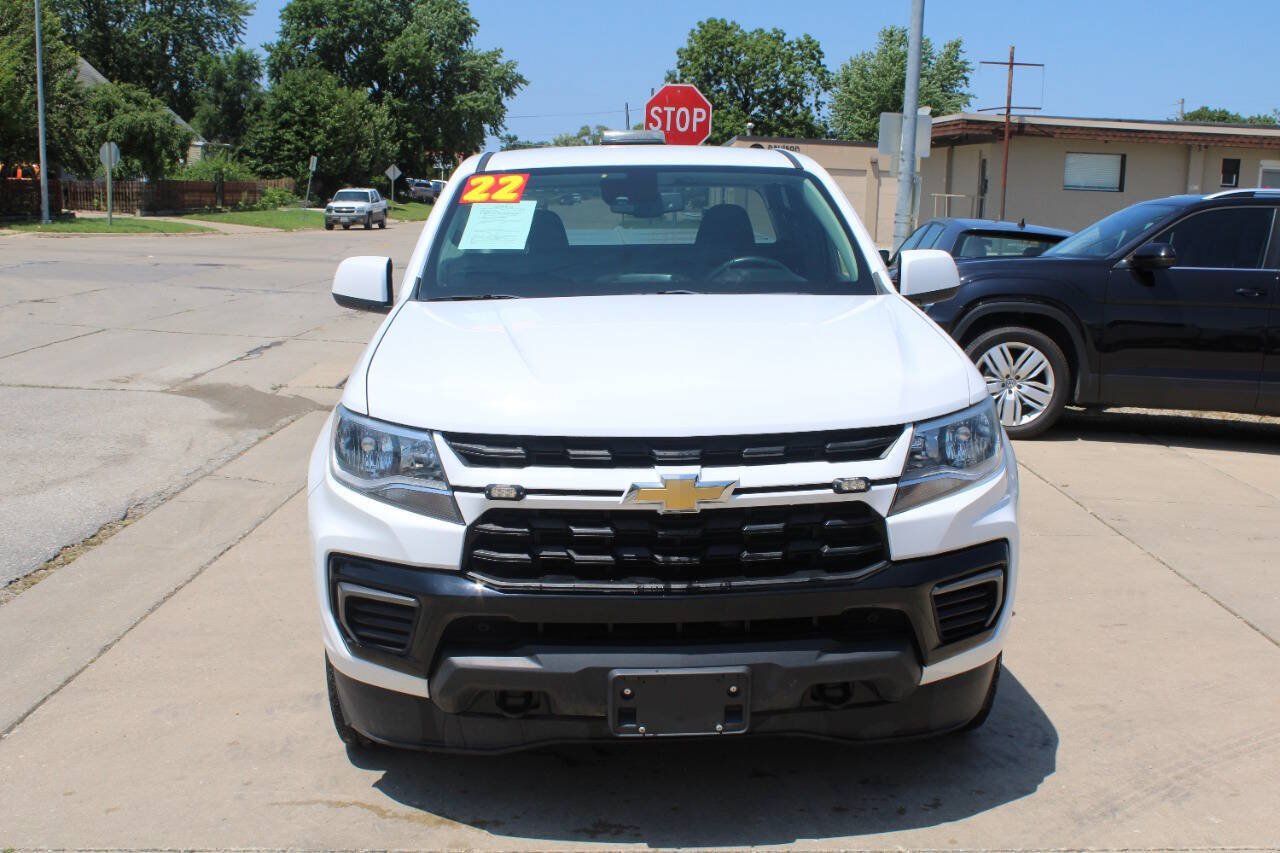 Used 2022 Chevrolet Colorado LT w/ Fleet Safety Package AWD/4WD image 3