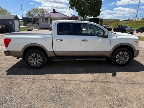 Used 2019 Nissan Titan Platinum Reserve AWD/4WD image 3