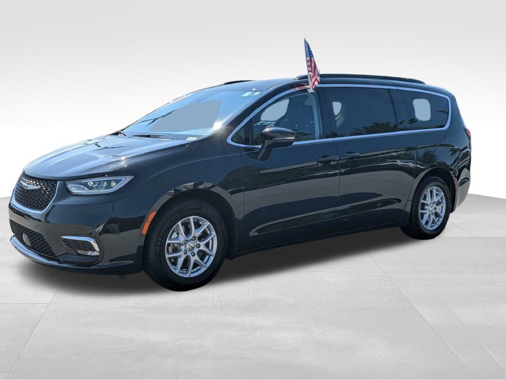 Used 2024 Chrysler Pacifica Touring-L FWD image 8