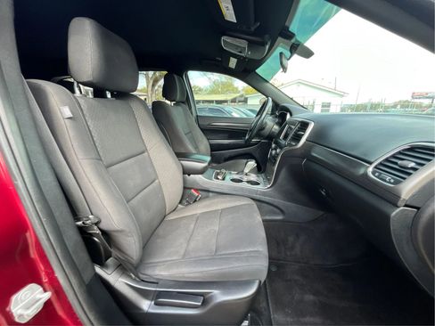 Used 2018 Jeep Grand Cherokee Laredo RWD image 23